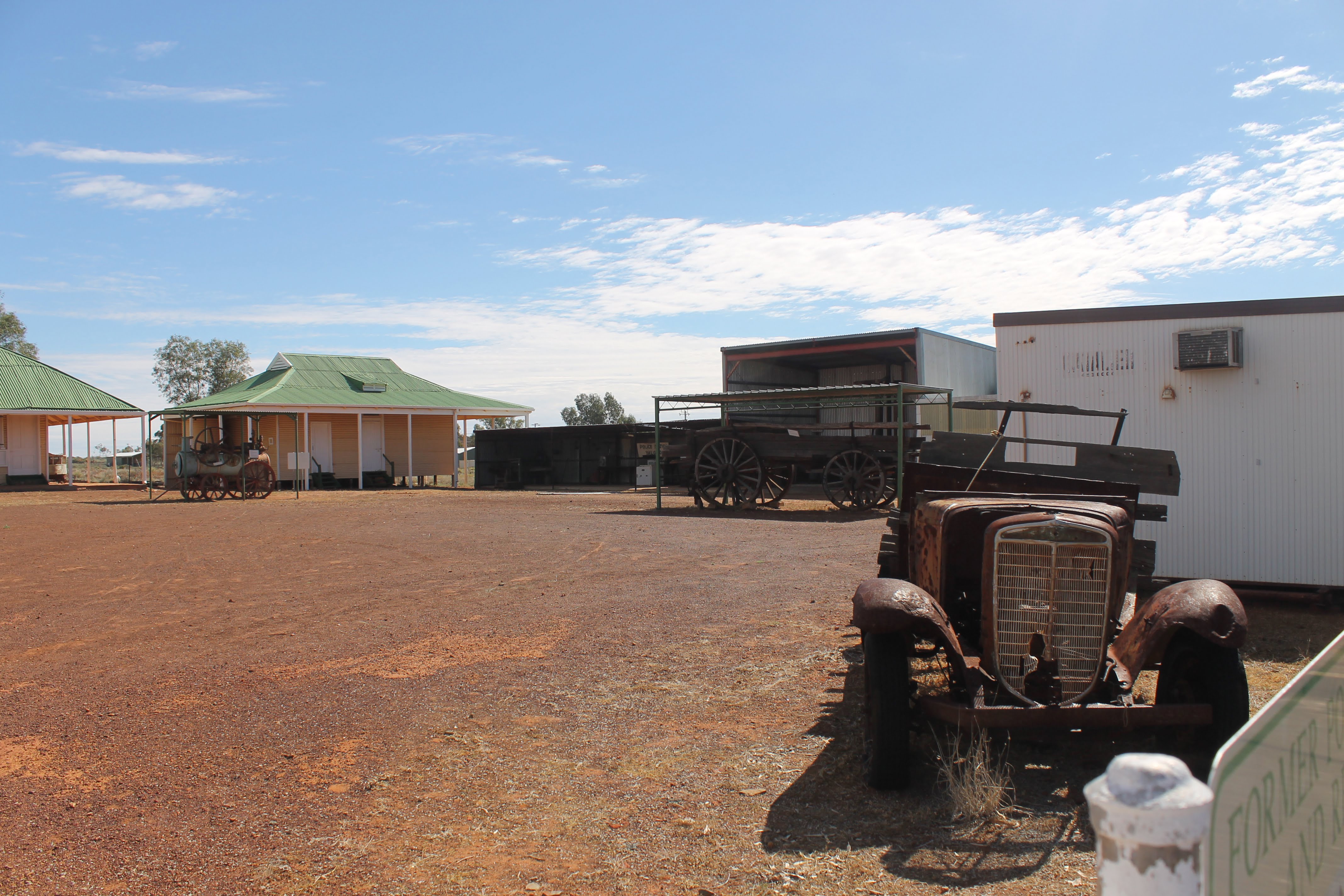 The Outback Beings In Yalgoo - Western Australia - Love Your Travels